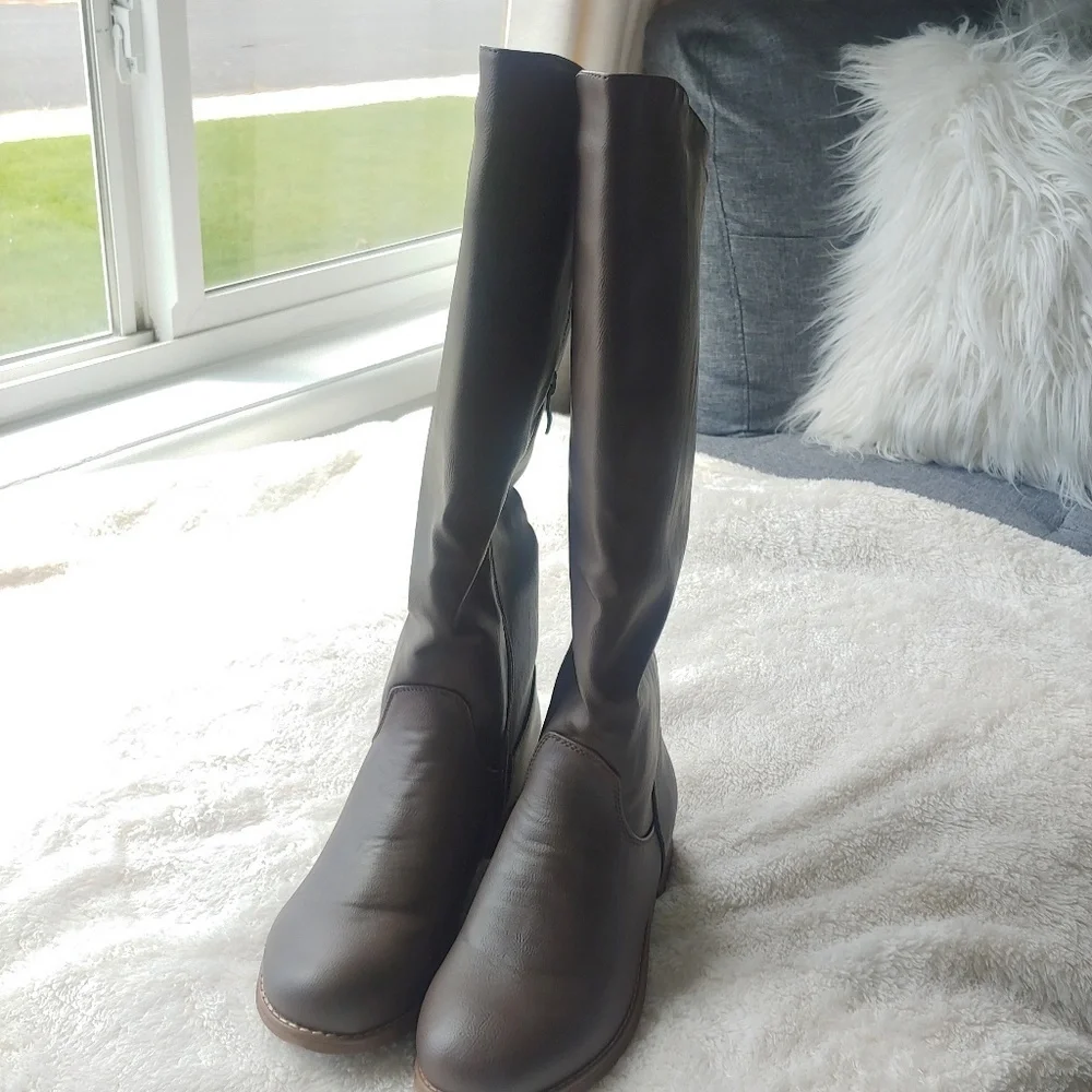 Journee Collection Women's Knee Boots Taupe - 7.5
